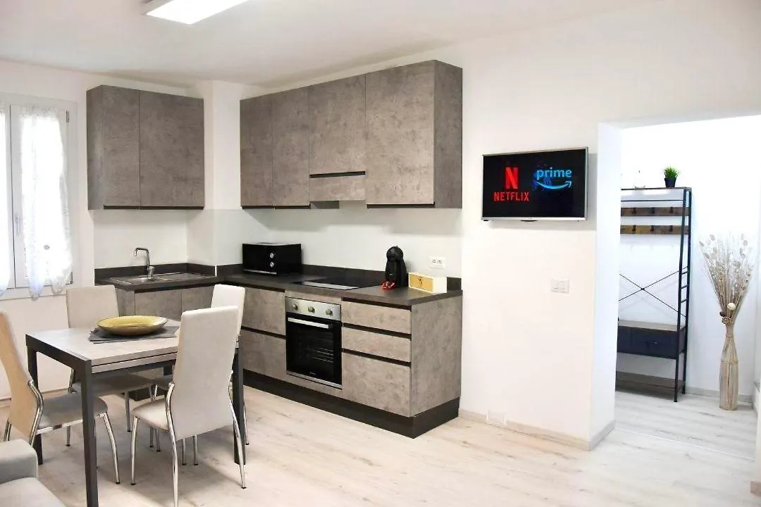 Moderno Appartamento - 15 Minuti Dal Centro E Parcheggio Pubblico Gratuito Como İtalya